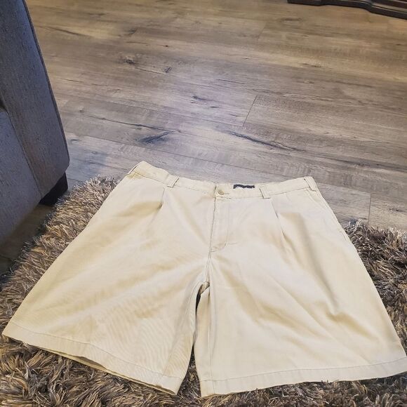 Mens Eddie Bauer Khaki Shorts 40 - Picture 1 of 3